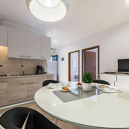 Zulijani A6 * 拉巴克